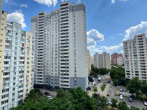 квартира за адресою Київ, Драгоманова вул., 8-А