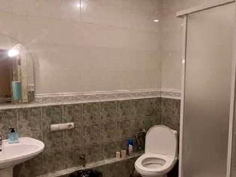 комерційна за адресою Миколи Міхновського бульв. (Дружби Народів), 20