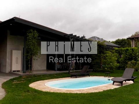 будинок за адресою Молодіжна вул.