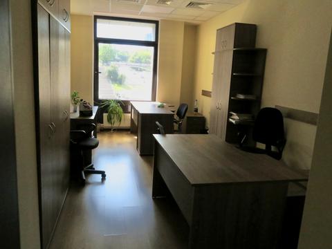 комерційна за адресою майдан Незалежності пл., 2