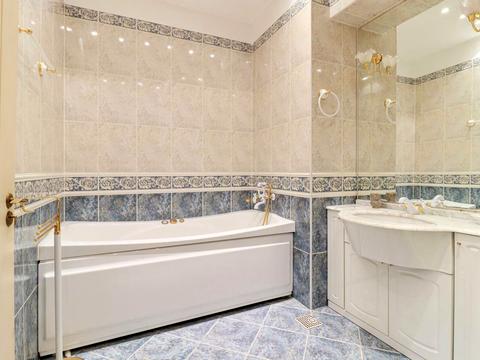 квартира за адресою Героїв Майдану вул. (Гвардійська), 8