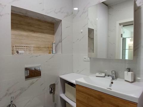 квартира за адресою Сім'ї Кульженків вул. (Петра Дегтяренка), 31-А