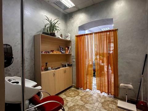 комерційна за адресою Шпитальна вул., 28