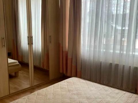 будинок за адресою с. Петропавлівська Борщагівка, Івана Багряного вул.