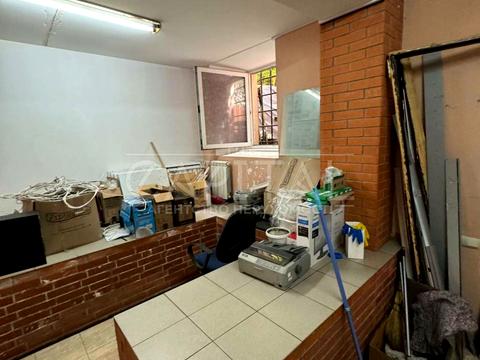 комерційна за адресою Малопідвальна, 6