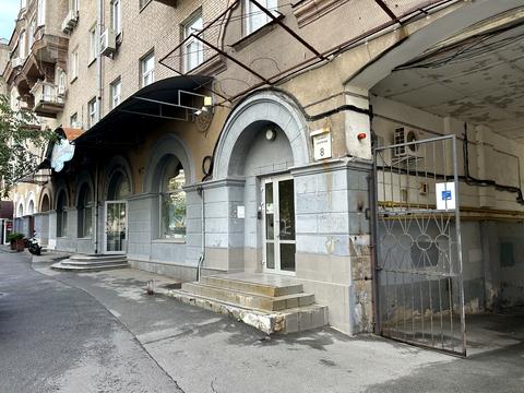 комерційна за адресою Дарвина, 8