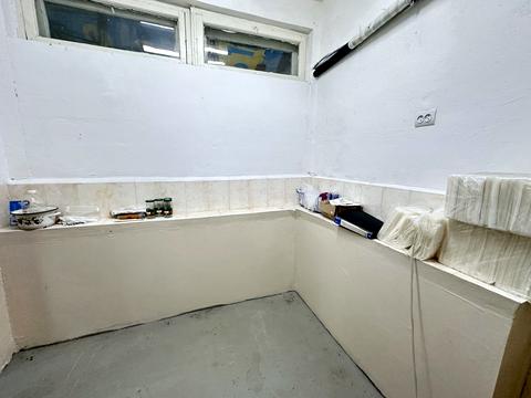 комерційна за адресою Добровольців пров., 15