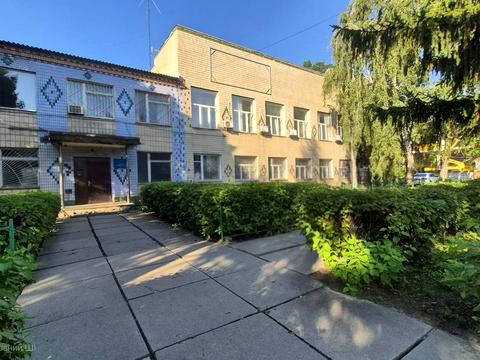 комерційна за адресою Металургів вул., 15