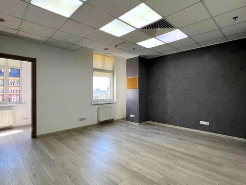 комерційна за адресою Володимирська вул., 40