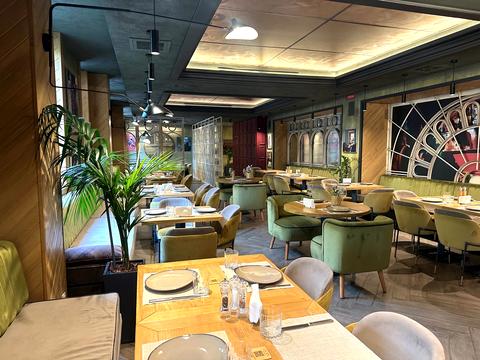 комерційна за адресою Софіївська вул., 14