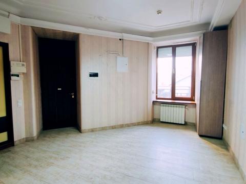 комерційна за адресою Дмитра Вітовського вул. (), 5