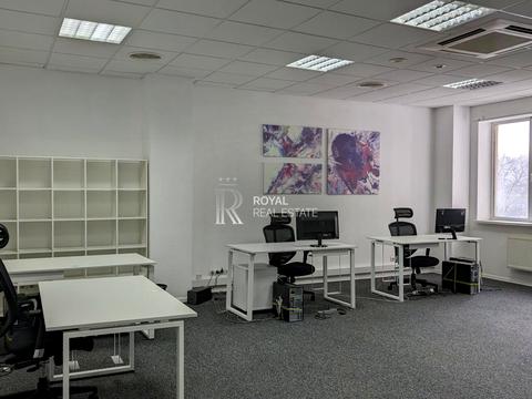комерційна за адресою Польова вул., 24