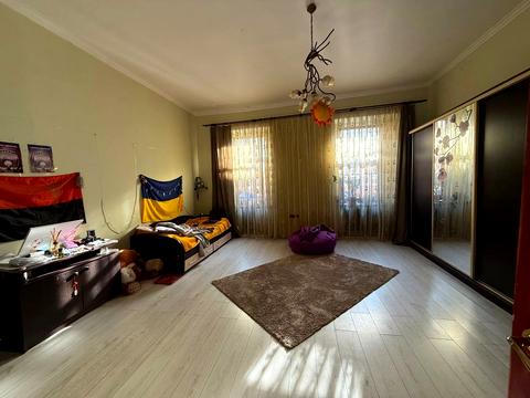 квартира за адресою Августина Волошина вул., 5