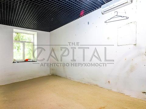 комерційна за адресою Саксаганського вул., 55