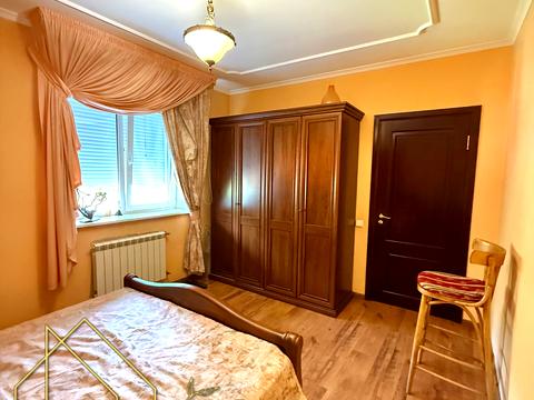 будинок за адресою Нова