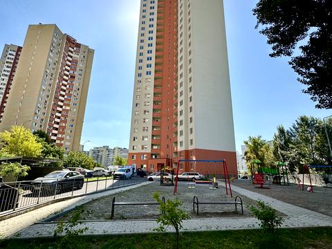 квартира за адресою Милославська вул., 18