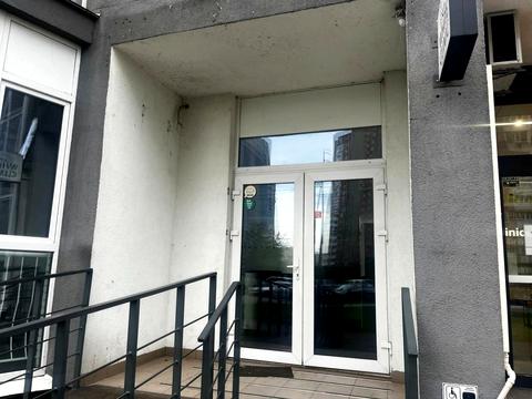 комерційна за адресою Драгоманова вул., 2