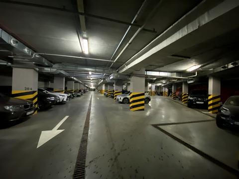 паркомісце за адресою Полтавська вул., 10