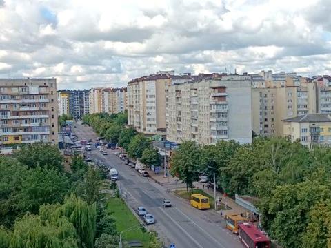 квартира за адресою Тролейбусна вул., 12