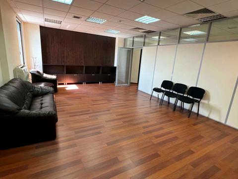 комерційна за адресою Саксаганського вул., 120