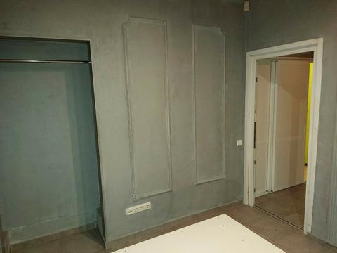 комерційна за адресою Десятинна вул., 7