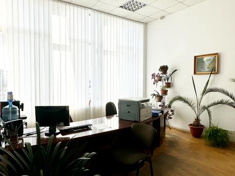 комерційна за адресою Городоцька вул., 176