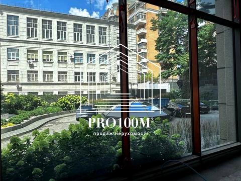 комерційна за адресою Лютеранська вул., 14в