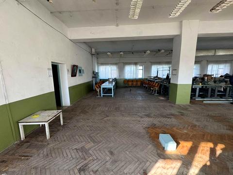 комерційна за адресою Шкільна вул., 1