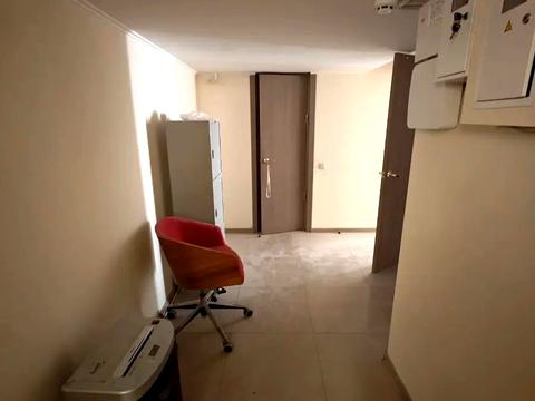 комерційна за адресою Володимирська вул., 51/53