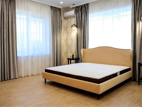 комерційна за адресою Приозерна, 7