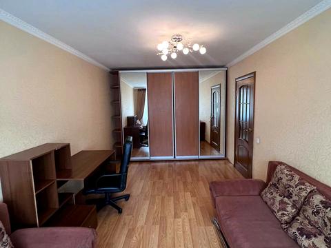 квартира по адресу Строителей ул., 8