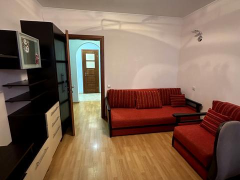 квартира по адресу Владимира Момота ул., 44