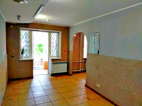 комерційна за адресою Степана Бандери вул., 33