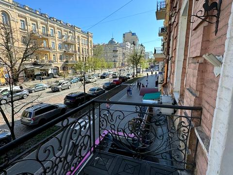 квартира за адресою Київ, Пирогова вул., 1/35