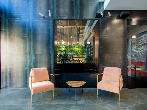 комерційна за адресою Саксаганського вул., 53/80