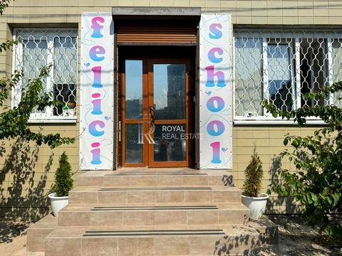 комерційна за адресою Митрополита Андрея Шептицького вул. (Анатолія Луначарського), 10