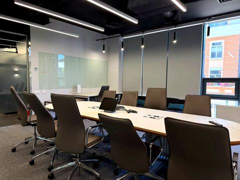 комерційна за адресою Сім'ї Прахових вул. (Гайдара), 48