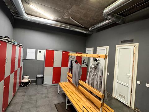 комерційна за адресою Євгена Коновальця вул. (Щорса), 36-А