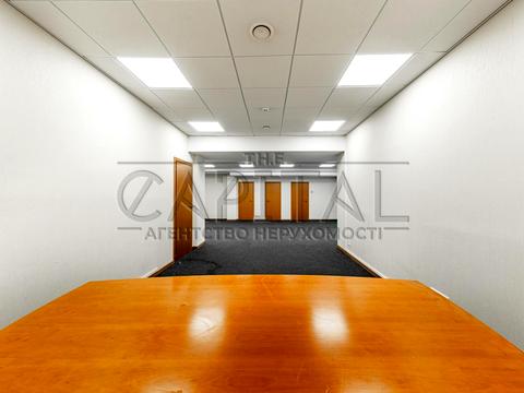 комерційна за адресою Ділова вул. (Димитрова), 5-Б