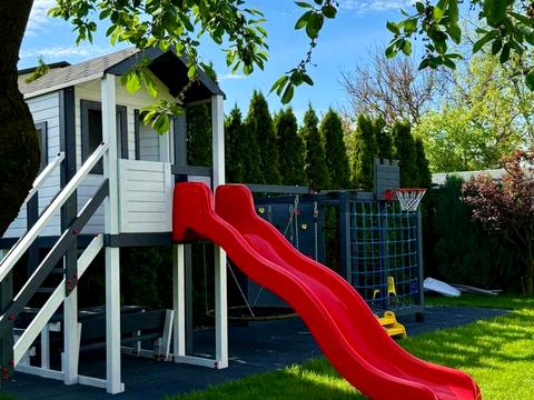 дом по адресу Українська