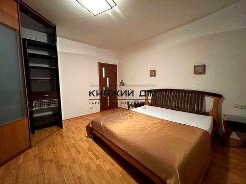квартира за адресою Анни Ахматової вул., 47