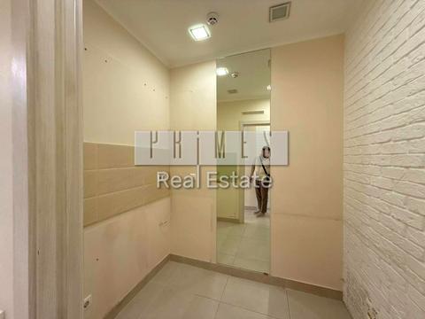 комерційна за адресою Миколи Міхновського бульв. (Дружби Народів), 32