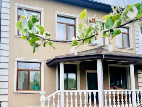 будинок за адресою Героїв України вул.