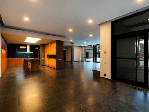 будинок за адресою солнечная, 1