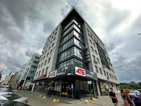 комерційна за адресою Зарічанська вул., 3/4