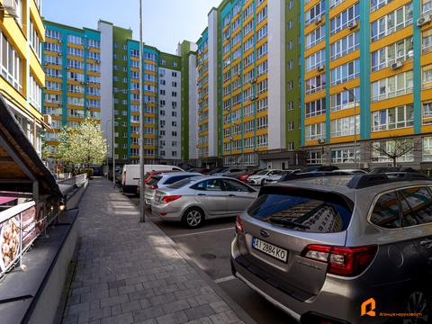 комерційна за адресою Жулянська вул., 2-Б