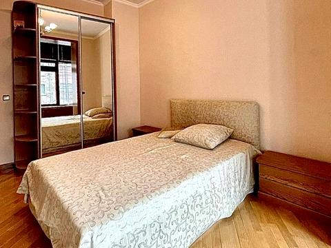 квартира за адресою Київ, Круглоуніверситетська вул., 13
