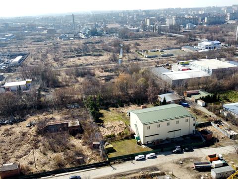 комерційна за адресою Трудова вул., 5/7