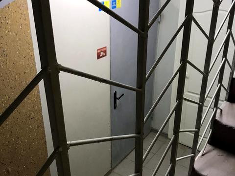 комерційна за адресою Раїси Окіпної вул., 4