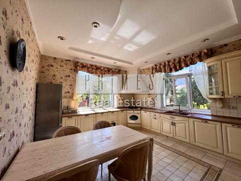 будинок за адресою Столичне шосе